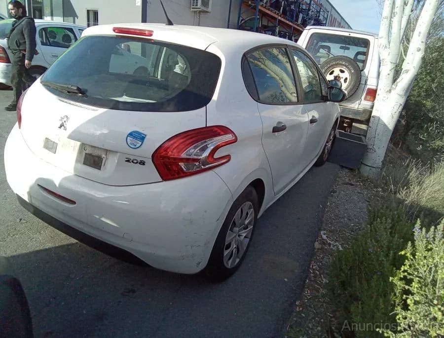 DESPIECE DE PEUGEOT 208 1.4 HDi FAP (68 CV) - Foto 4