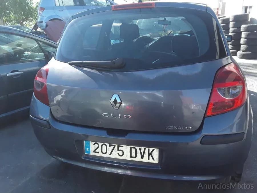 DESPIECE DE RENAULT CLIO III 1.5 dCi D (106 CV) - Foto 4
