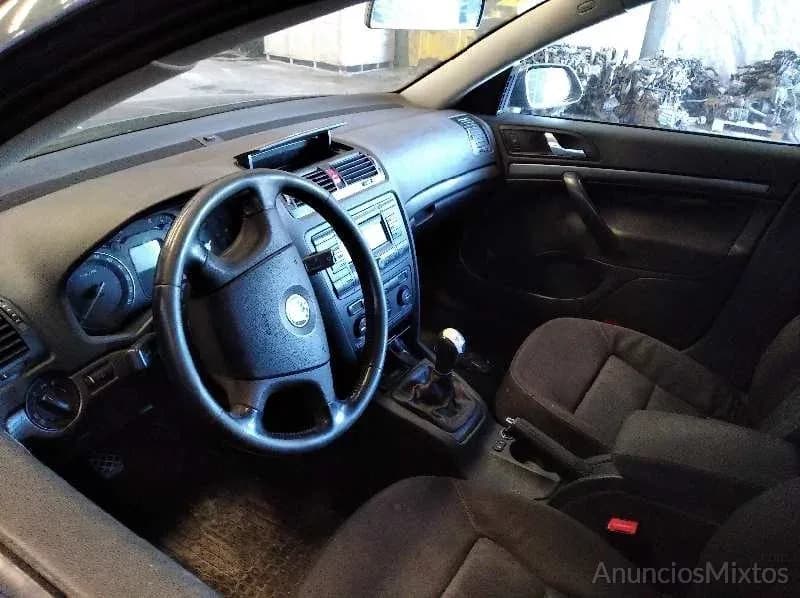 DESPIECE DE SKODA OCTAVIA BERLINA 2.0 TDI (140 CV) - Foto 5