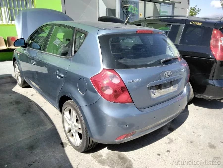 DESPIECE DE KIA CEE'D 1.6 CRDi (116 CV) - Foto 3