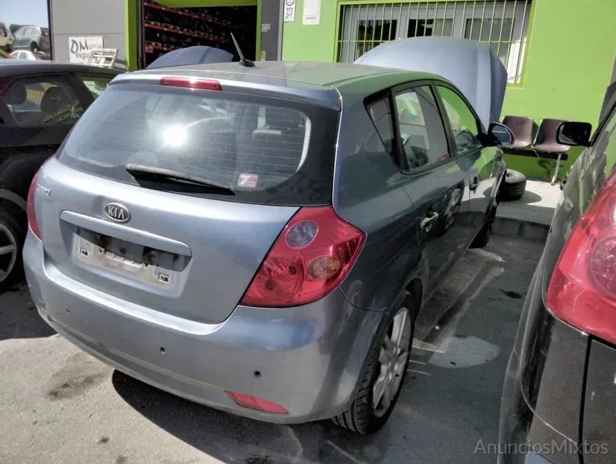 DESPIECE DE KIA CEE'D 1.6 CRDi (116 CV) - Foto 4