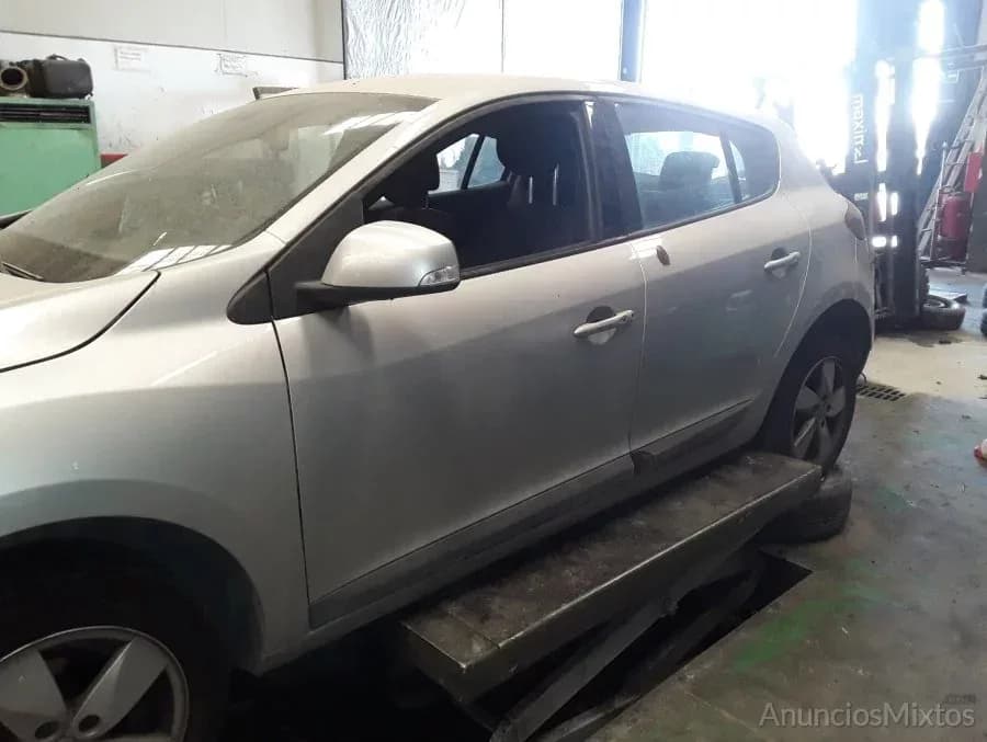 DESPIECE DE RENAULT MEGANE III BERLINA 5 P 1.5 dCi 2010 (V2) - Foto 3