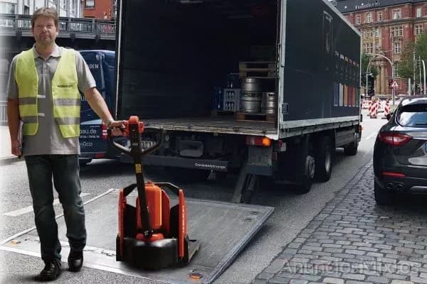 Transpaleta eléctrica NOBLELIFT PTE 20 N - Foto 4