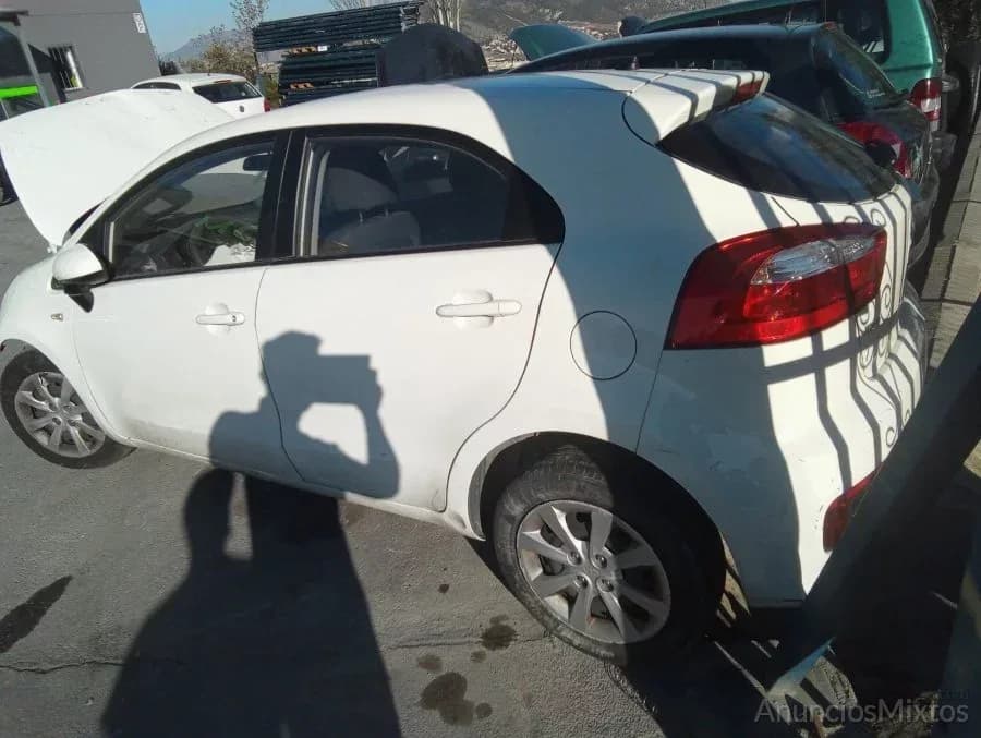 DESPIECE DE KIA RIO 1.1 CRDi (75 CV) - Foto 3