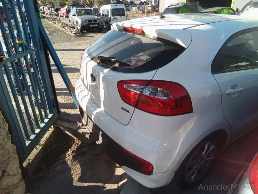 DESPIECE DE KIA RIO 1.1 CRDi (75 CV) - Foto 4
