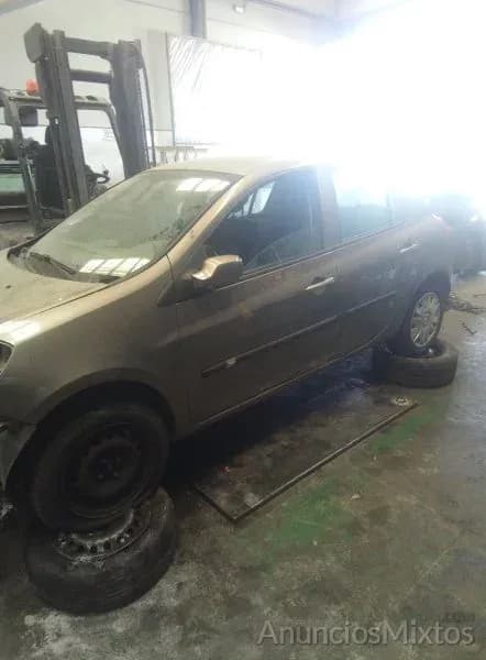 DESPIECE DE RENAULT CLIO III 1.5 dCi D (68 CV) - Foto 3