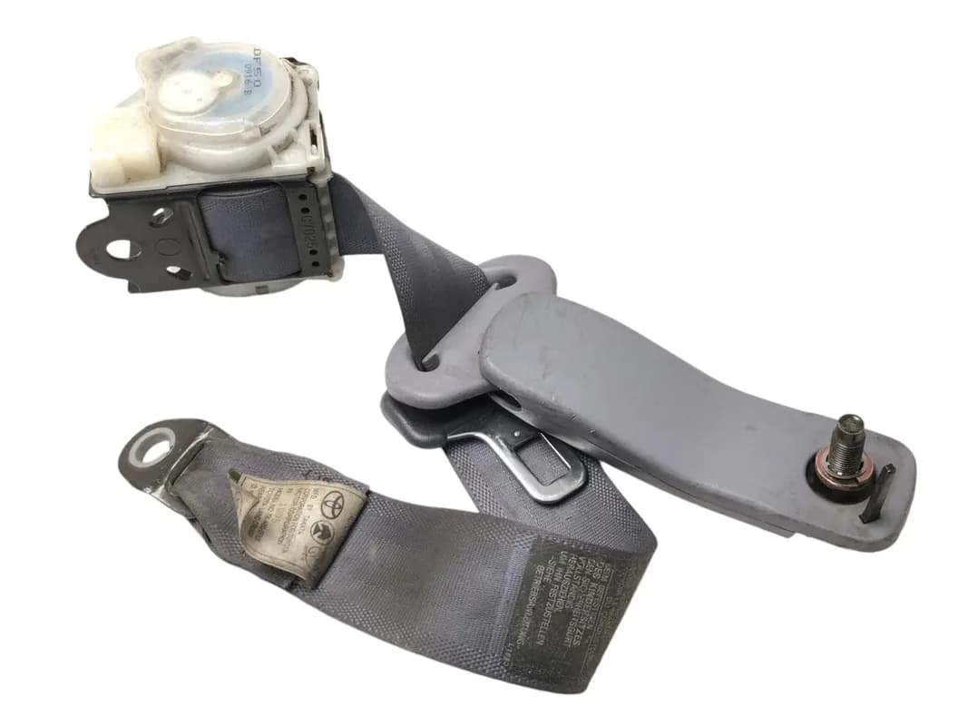 Cinturon trasero Toyota Land Cruiser J120 - Foto 2