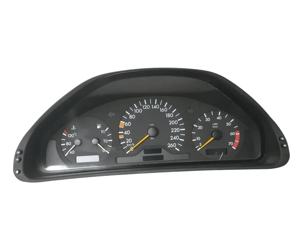 Cuadro instrumentos Mercedes A208 - Foto 1