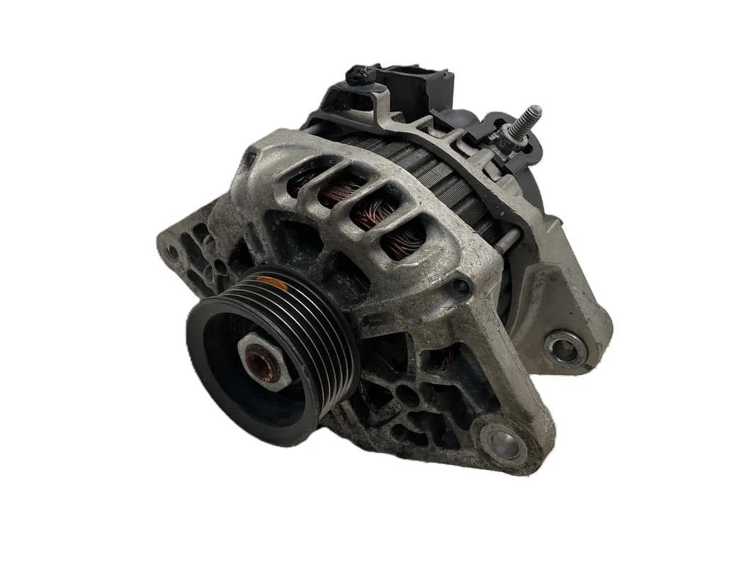 Alternador corriente  Hyundai Kia 373002B101 - Foto 1