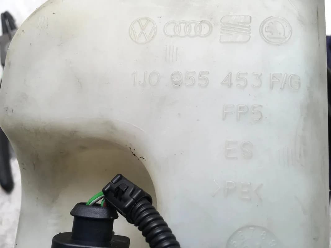 Deposito Limpia VW 1J0955453 - Foto 3