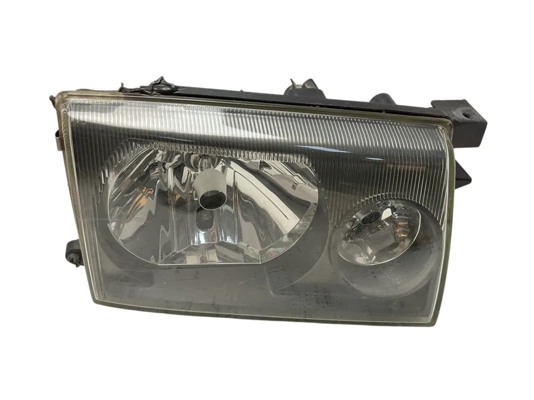 Faro del dcho para Nissan Terrano II R20 99-07 - Foto 1