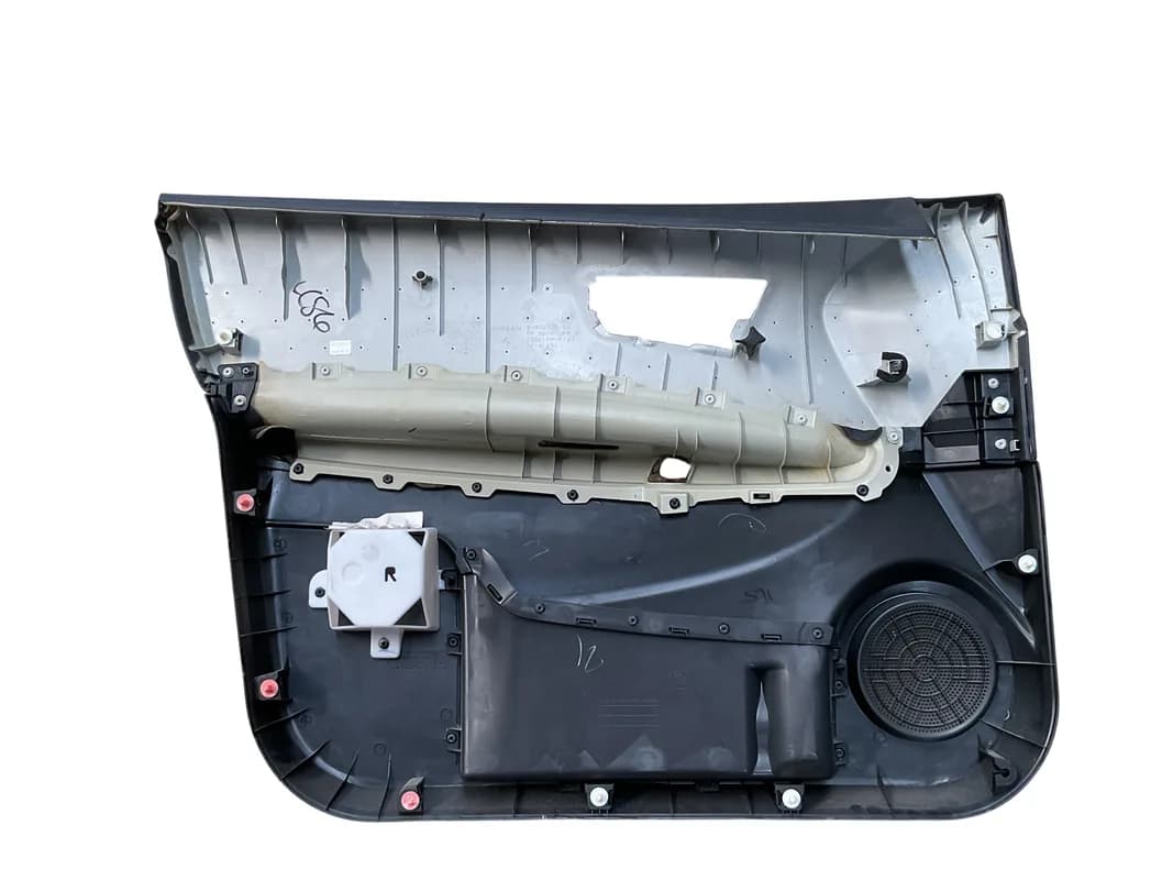 Panel puerta del dcha Nissan 80976JD100 - Foto 4