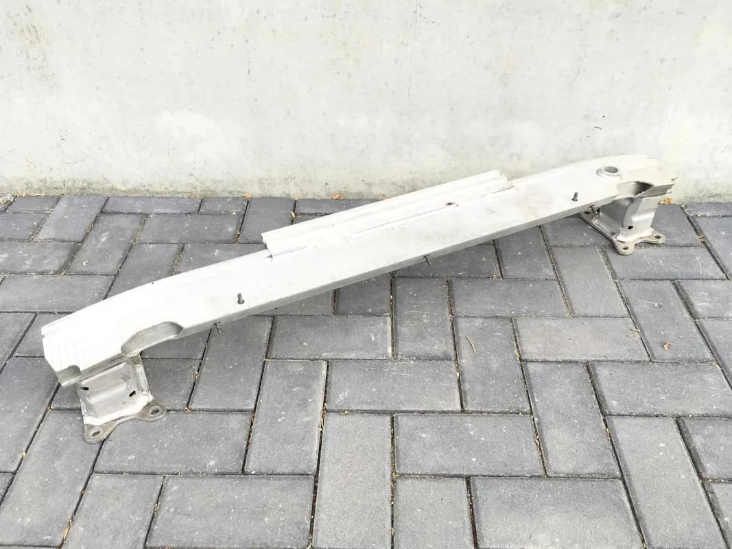 Refuerzo paragolpes trasero Porsche 992 - Foto 1