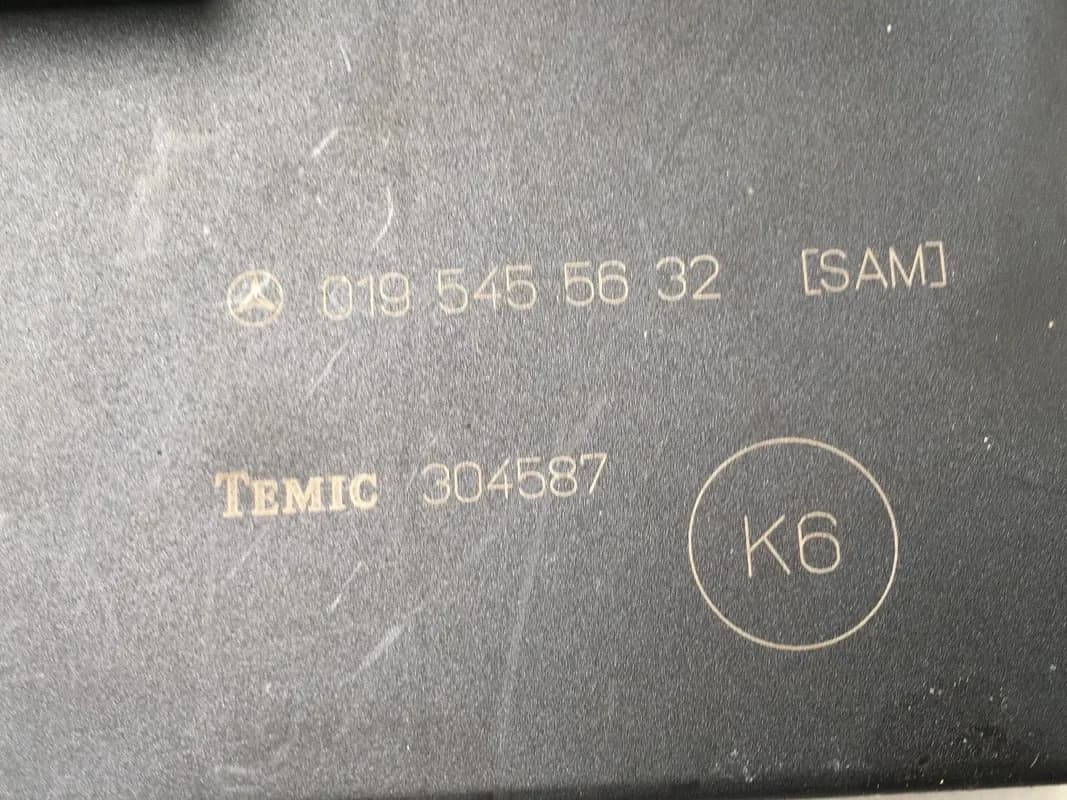 Caja fusibles Mercedes 0195455632 - Foto 3
