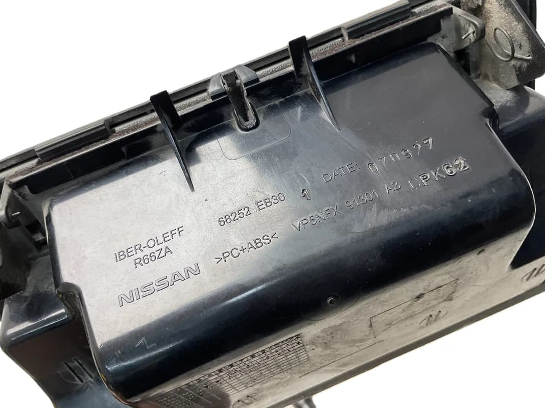 Compartimento tablero Nissan 68252EB30 - Foto 3