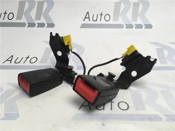 anclaje cinturones traseros Mercedes a20 - Foto 1