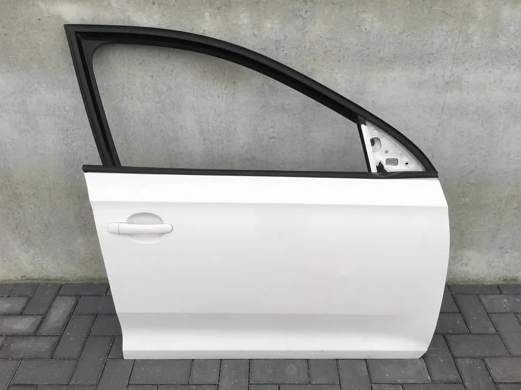 Puerta delantera derecha Skoda Rapid - Foto 1