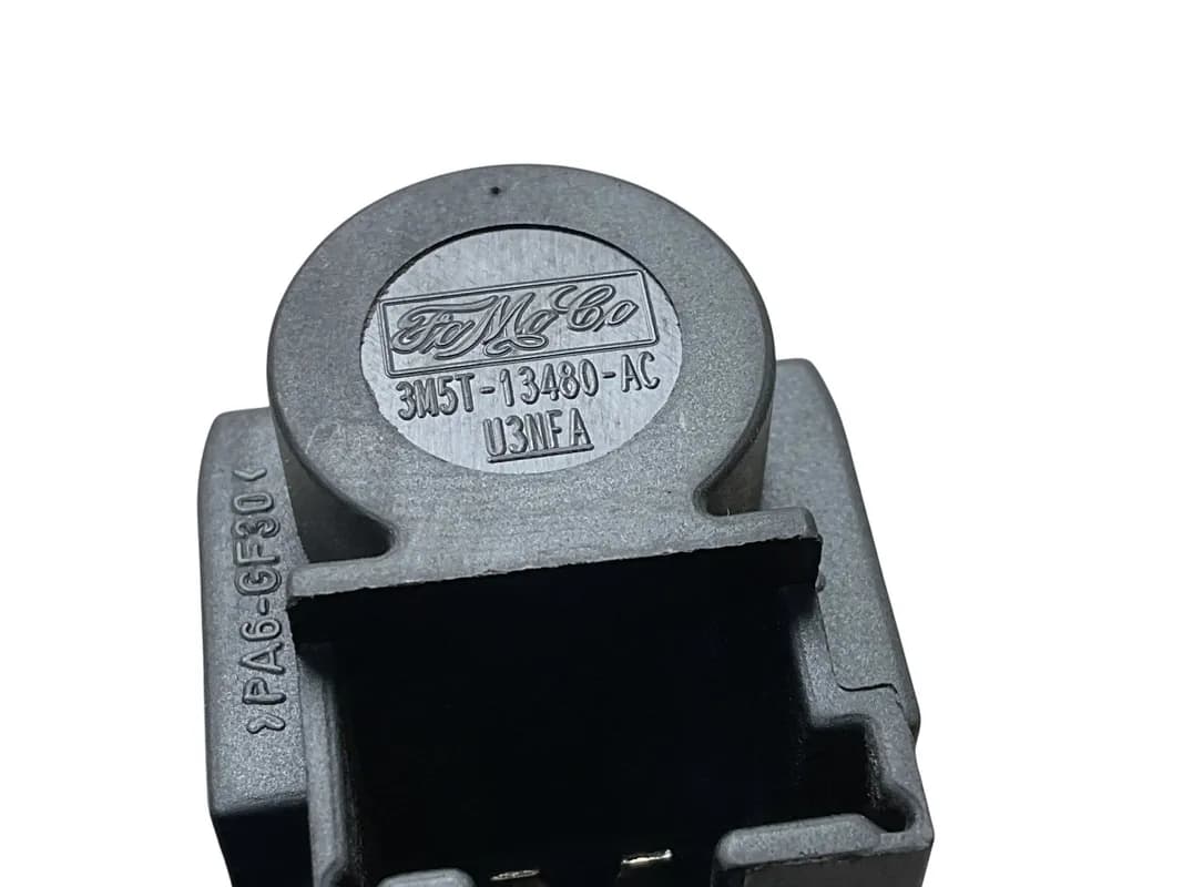 Interruptor Luz Freno Ford 3M5T13480AC - Foto 4