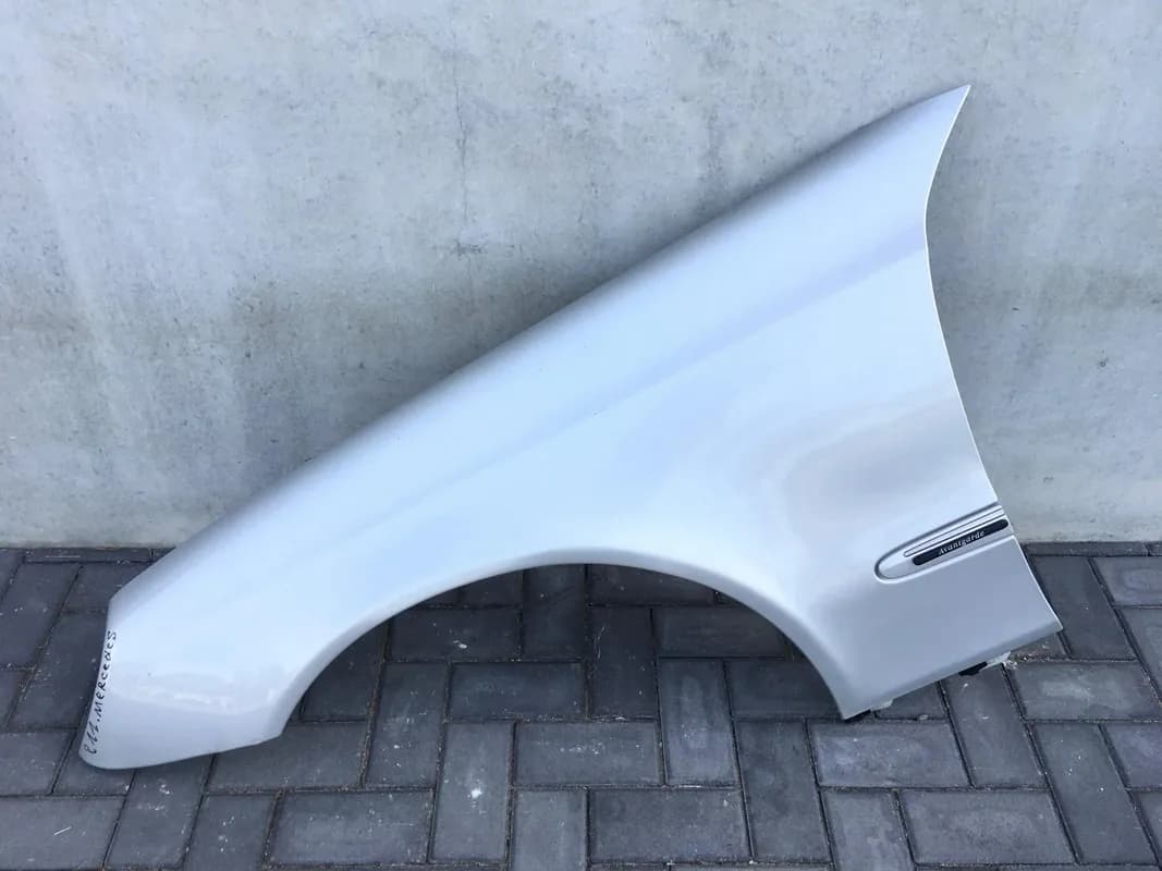 Aleta izquierda Mercedes E W211 - Foto 1
