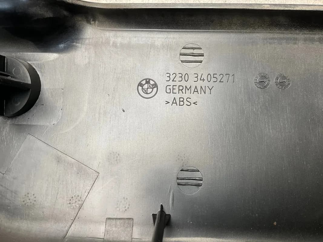32303405271 Moldura Columna direccion BMW X3 E83 - Foto 4