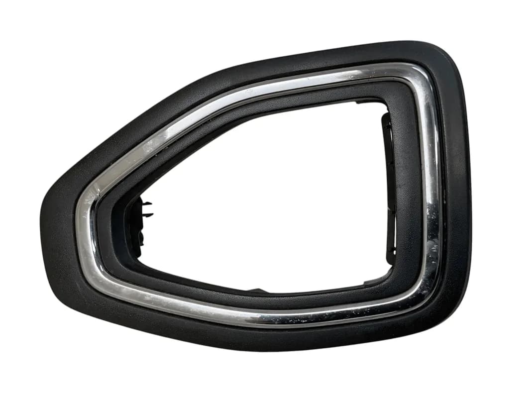 Moldura dcha Paragolpes delantero VW T Roc 2021 2025 - Foto 1