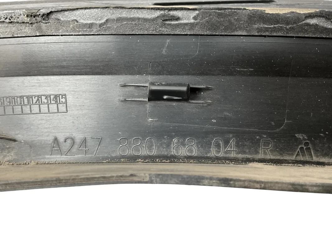 Aletin guardabarros del dcho Mercedes GLB GLA - Foto 4