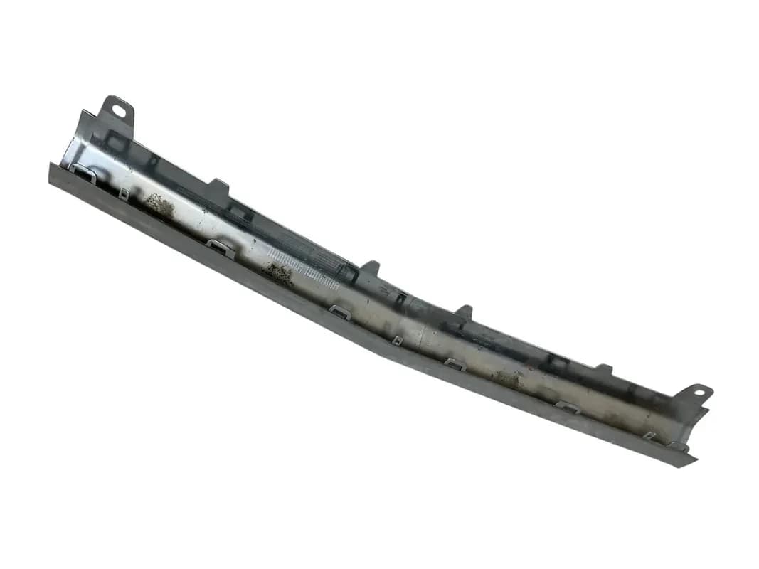 Moldura Inferior Paragolpes delantero Mercedes C 14-23 - Foto 2