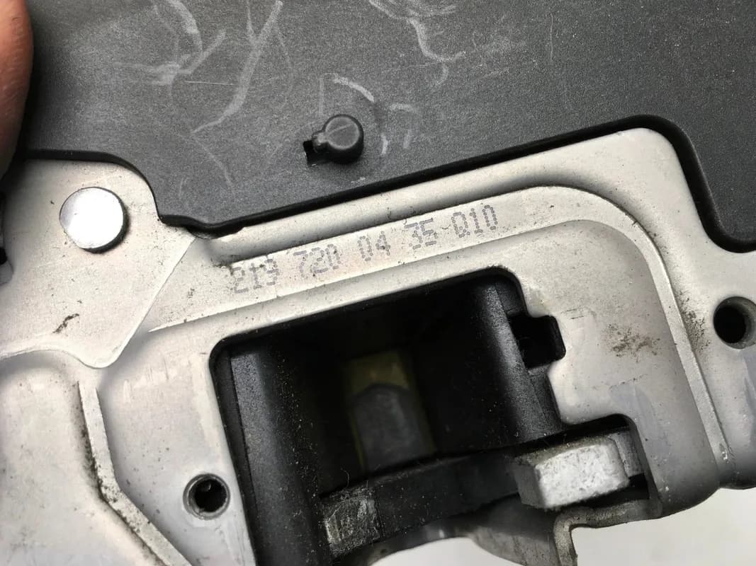 Cerradura del dcha Mercedes W219 - Foto 4