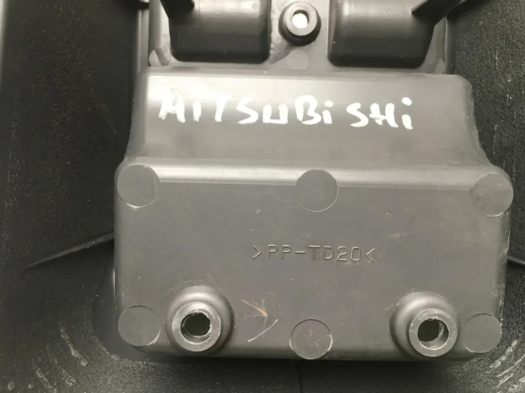 Portaobjetos consola central Mitsubishi L200 K6/7 - Foto 4