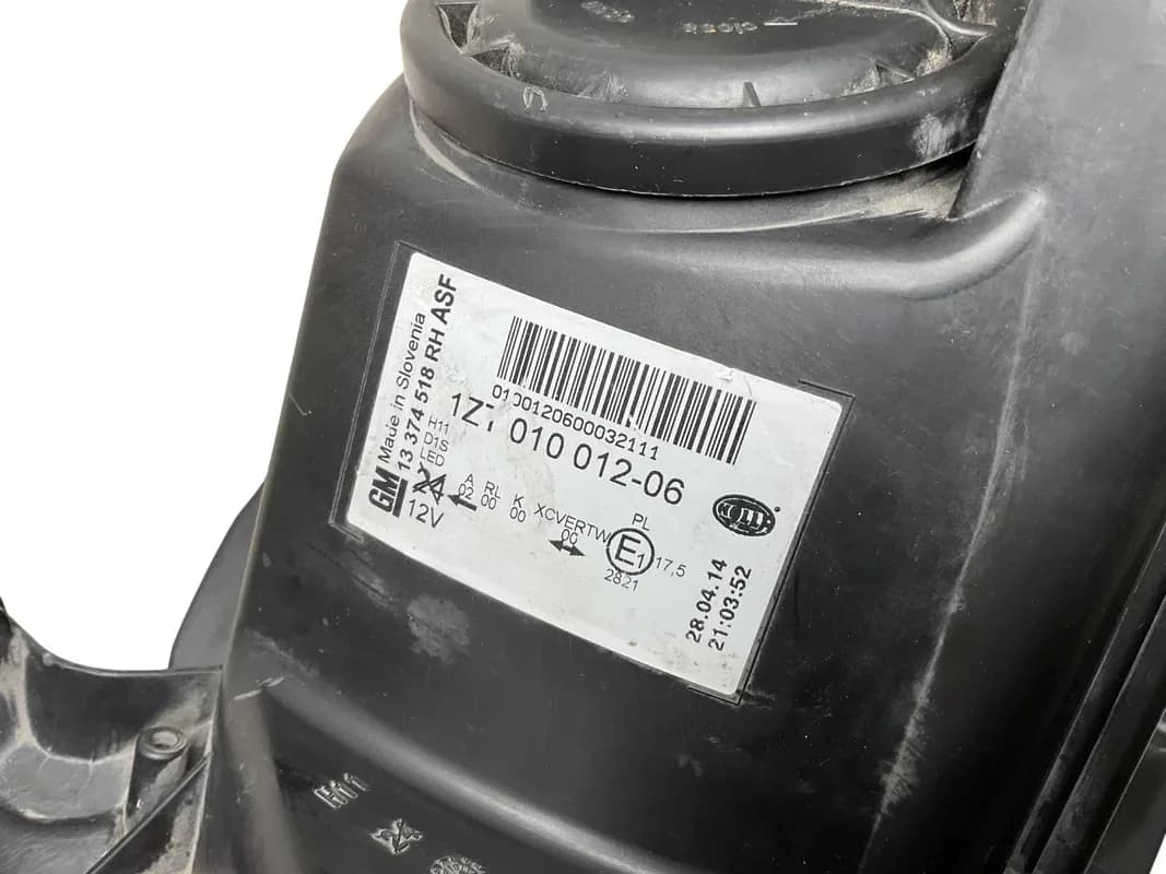Faro derecho Opel Astra 09-15 - Foto 6