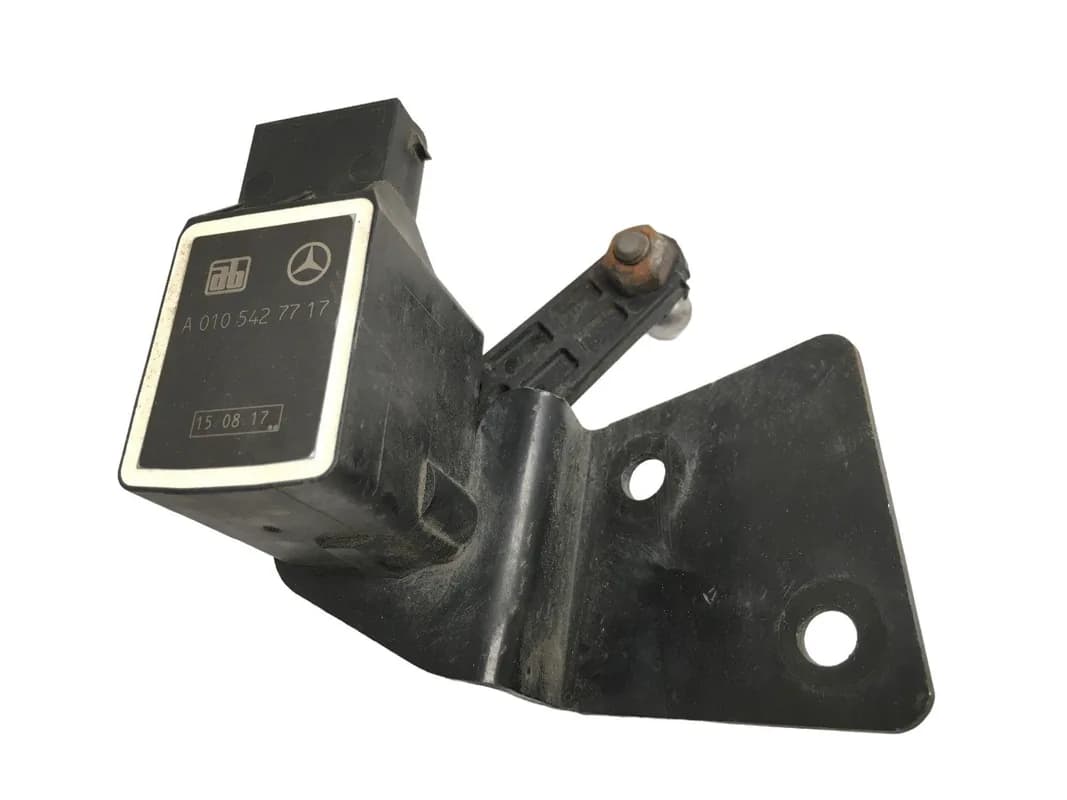 Sensor altura faros Mercedes A0105427717 - Foto 1