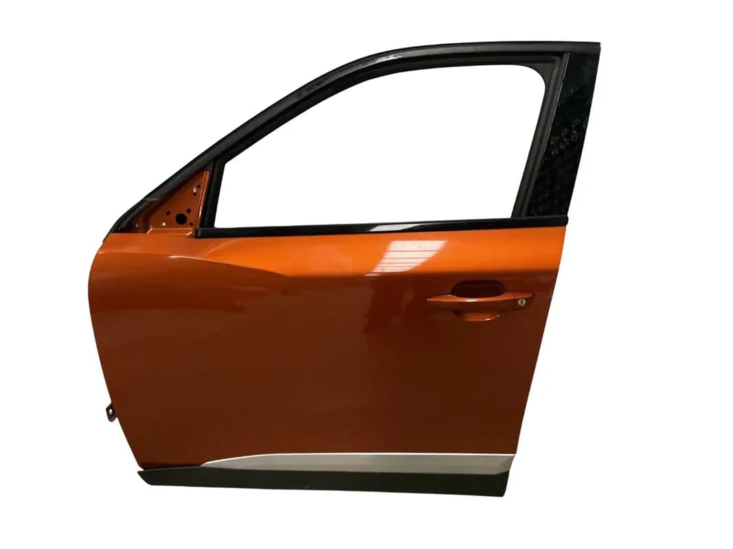 Puerta del izq Peugeot 2008 19-25 - Foto 1