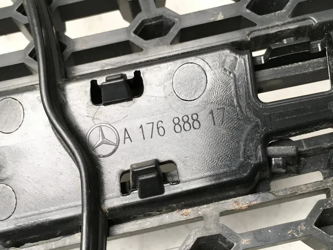 Rejilla radiador Mercedes W176 Fase 2 - Foto 4