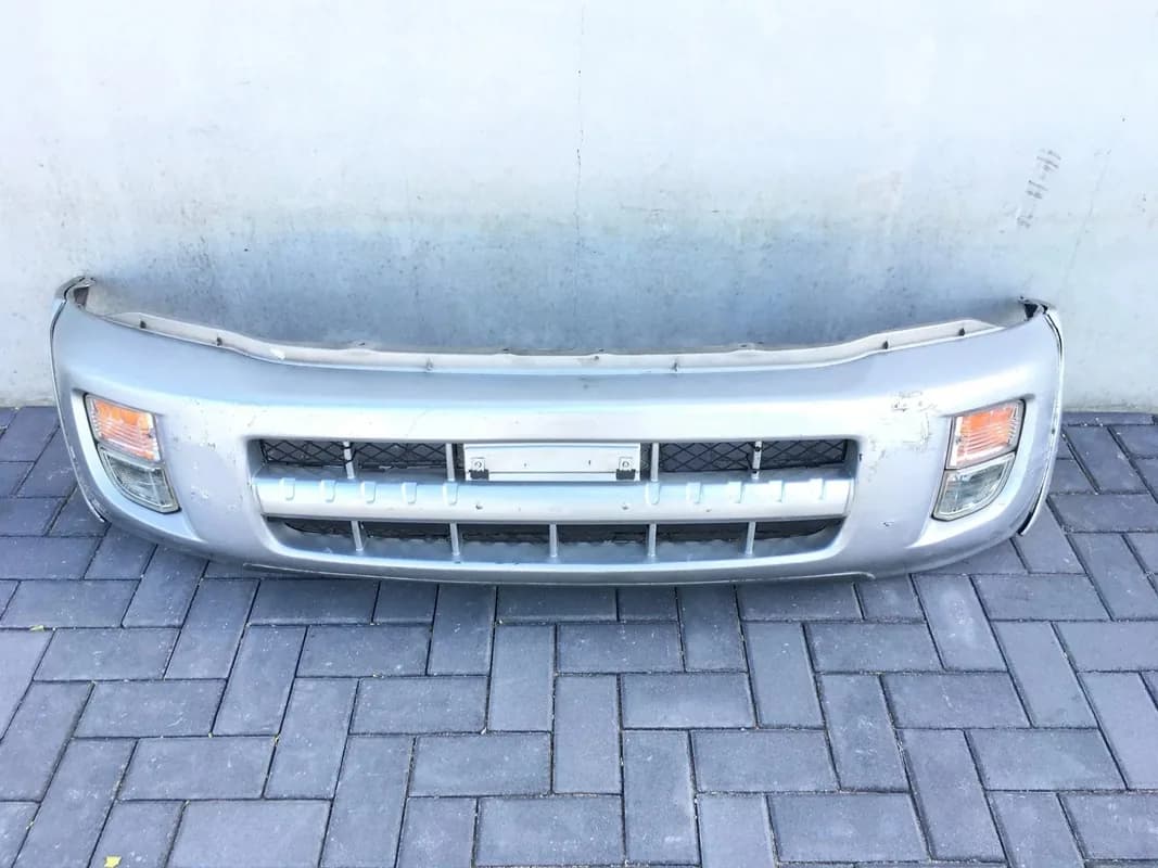 Paragolpes delantero Toyota Rav4 II - Foto 1