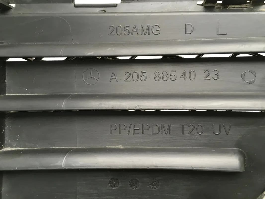 Rejilla izq Paragolpes delantero Mercedes C205 - Foto 4