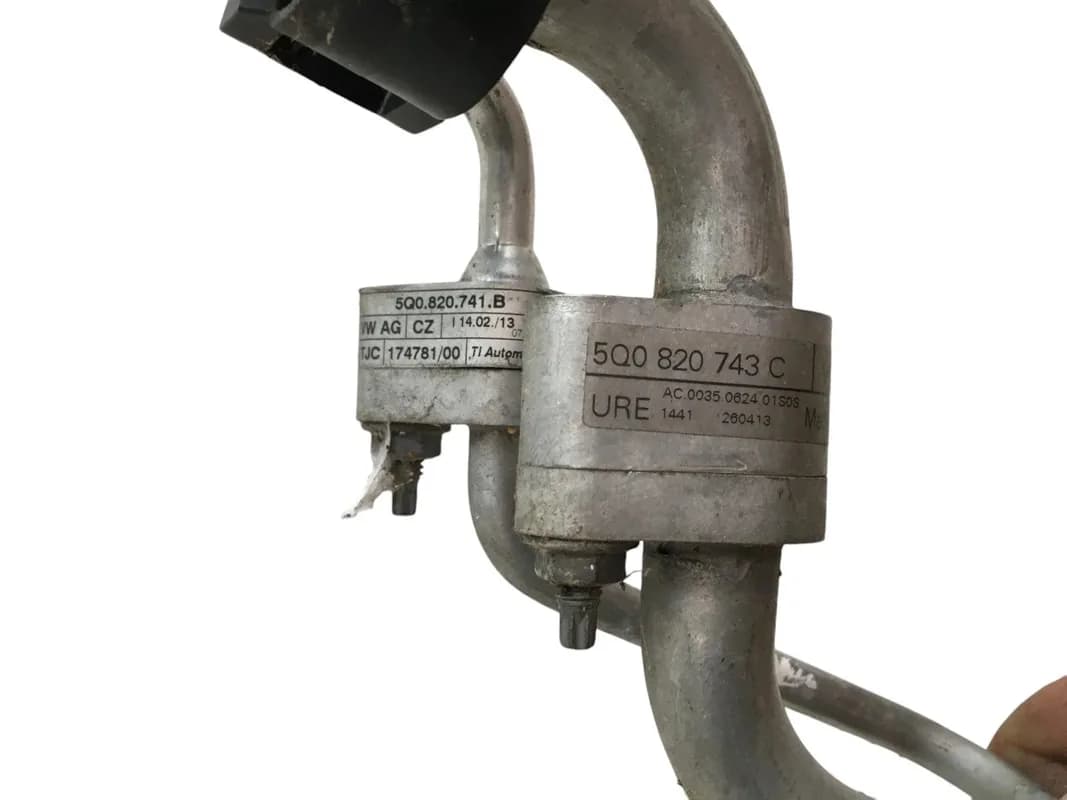 Tubo A/C VW 5G0821105B - Foto 3