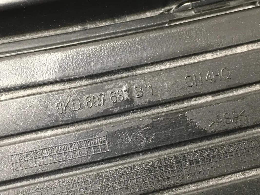 Rejilla antiniebla izquierda Audi S4 B8 - Foto 3