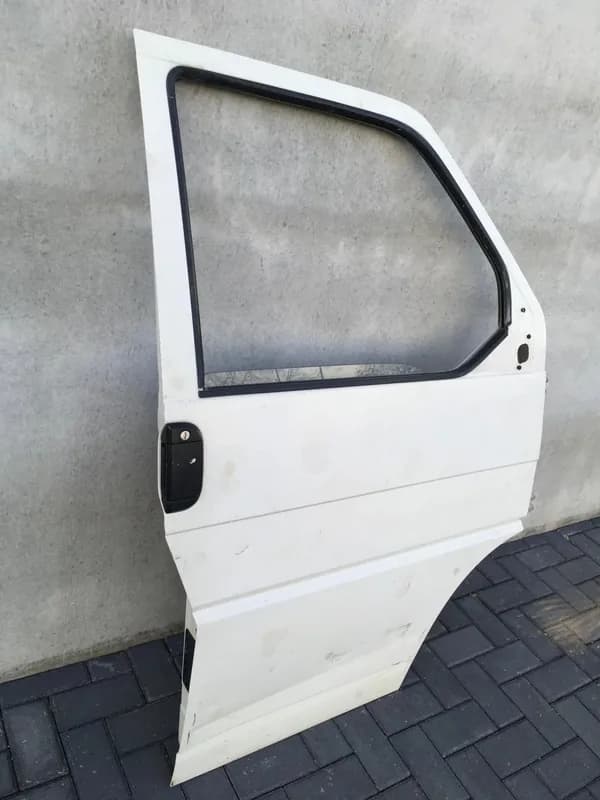 Puerta del dcha VW Transporter T4 701831056H - Foto 2
