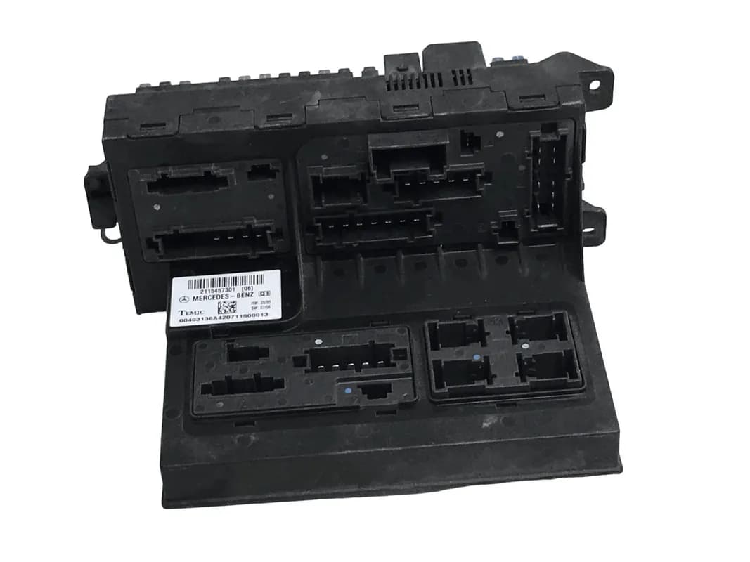 Caja fusibles Mercedes E W211 2115457301 - Foto 1