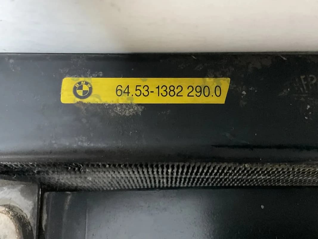 Condensador BMW E34 E32 64531382290 - Foto 5