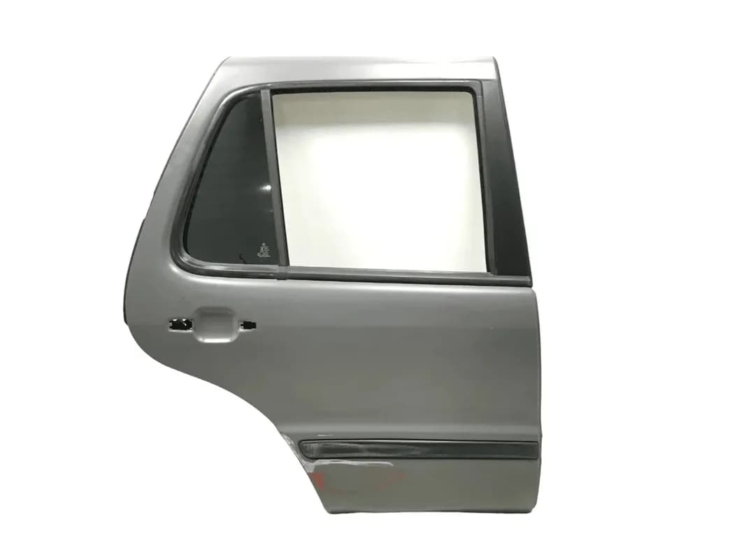 Puerta trasera dcha Mercedes ML W163 - Foto 1