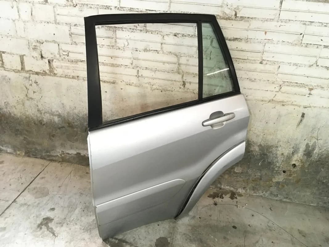 Puerta tra izq Toyota Rav4 2 6700442050 - Foto 2