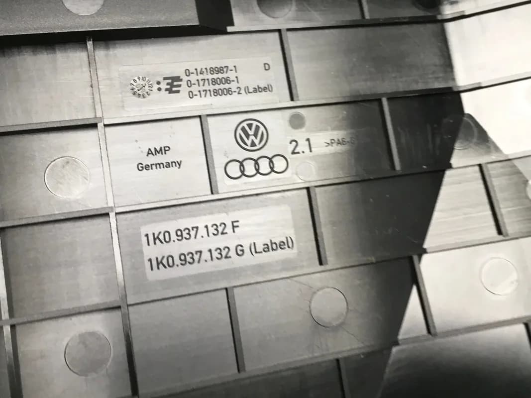 Caja fusibles VW/Audi 1K0937132G - Foto 2