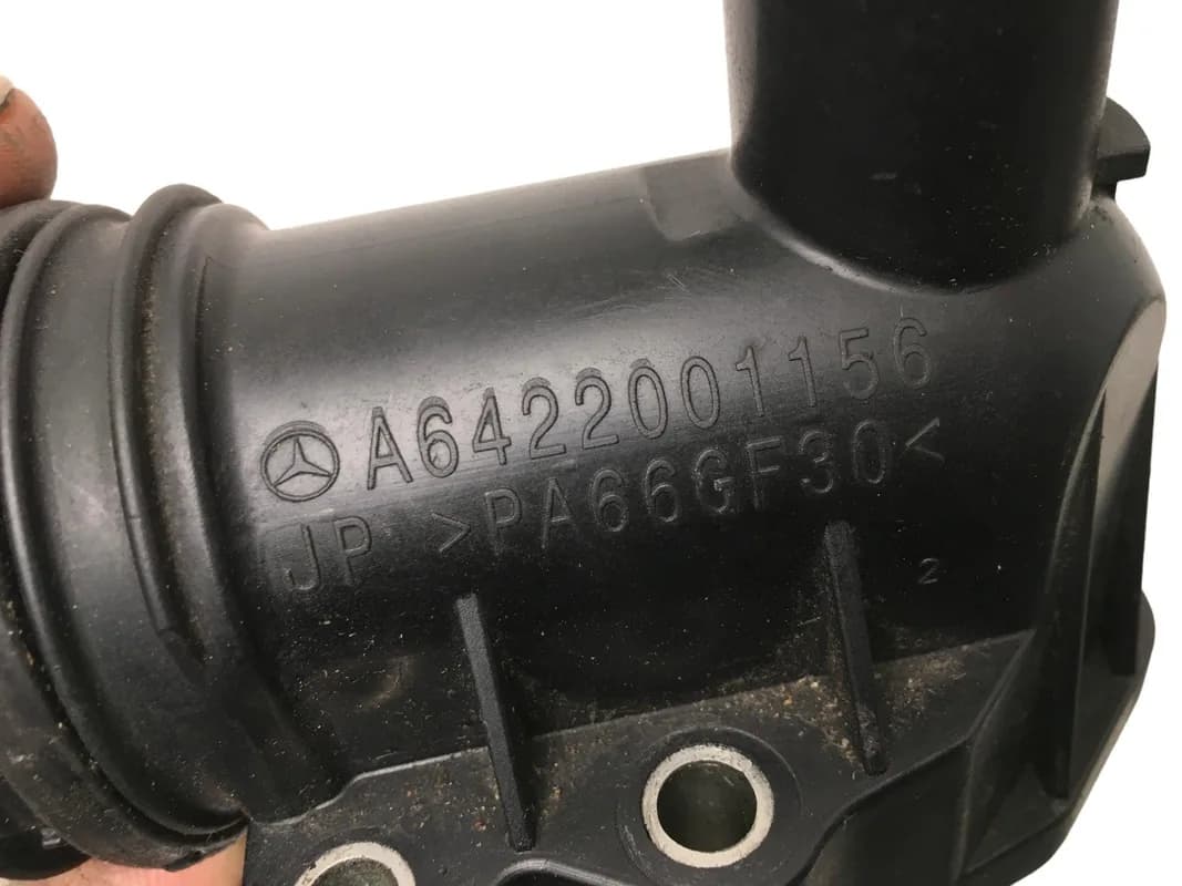 Brida refrigerante Mercedes A6422001156 - Foto 3