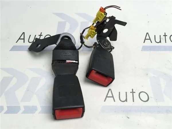 anclajes cinturones traseros Mercedes E - Foto 1