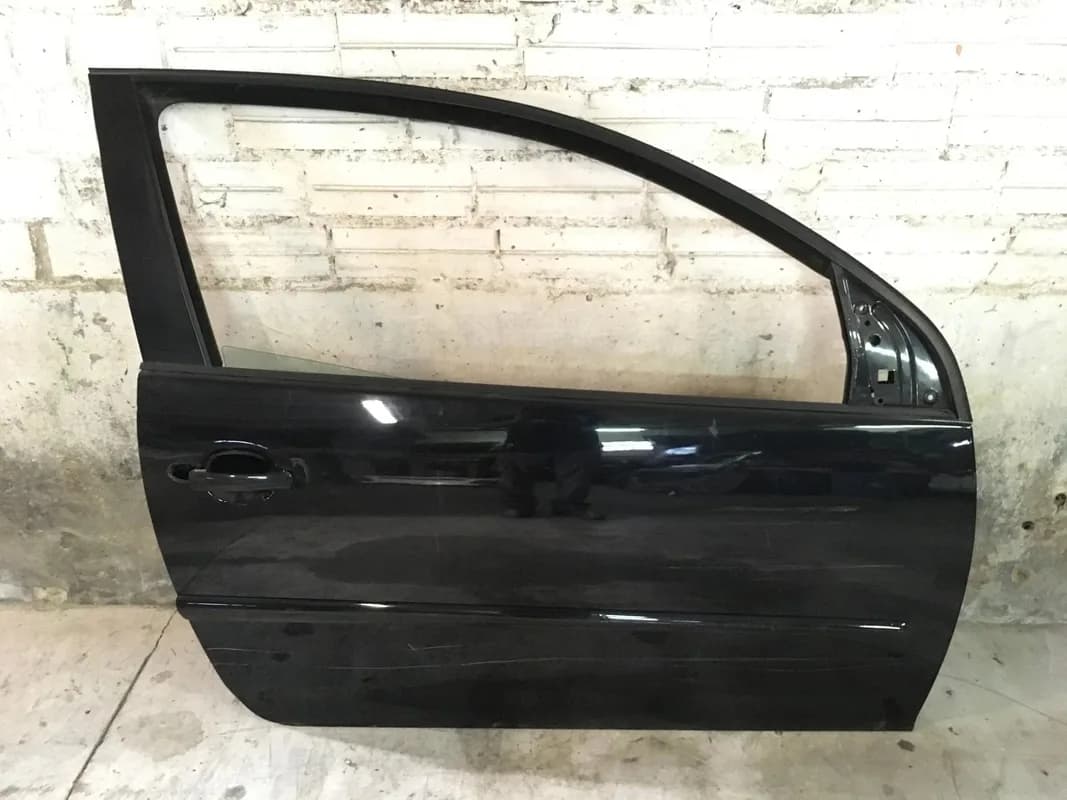 Puerta del dcha VW Golf V 1K4831302AB - Foto 1