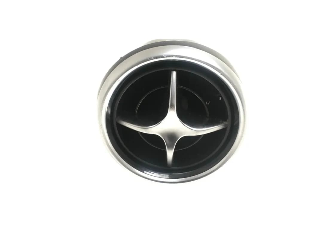 Rejilla Exterior izq Mercedes X204 - Foto 1
