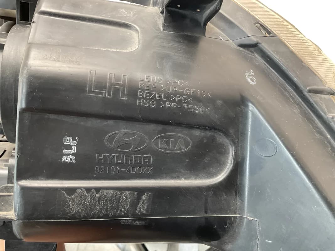 Faro del izq Kia Carnival III 06-15 - Foto 6