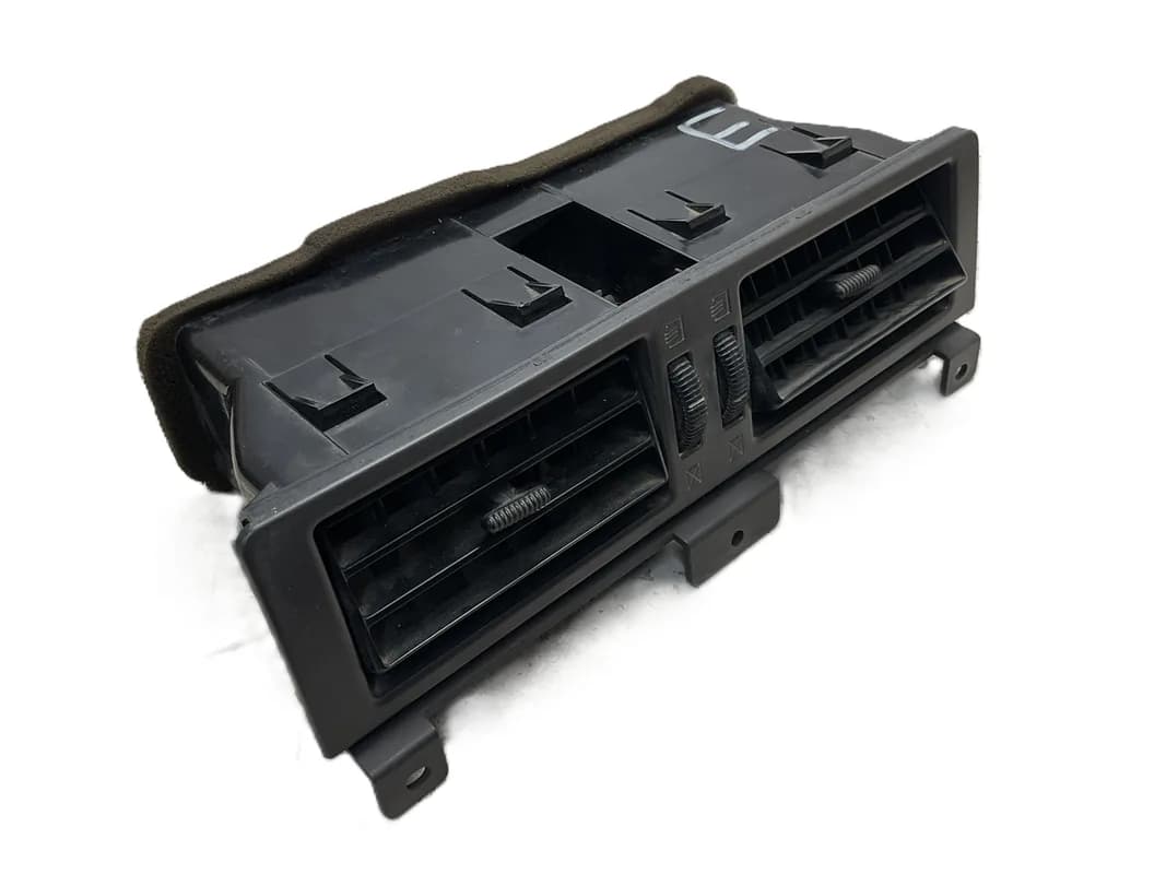 Rejilla ventilacion A/C Nissan 6875023G00 - Foto 4
