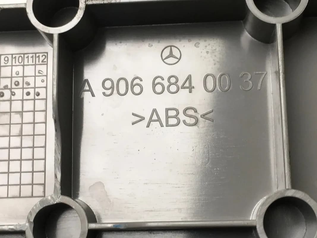 Cubierta caja herramientas Mercedes Sprinter W906 - Foto 3